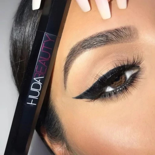 خط چشم ماژیکی هدی بیوتی مشکی HUDA BEAUTY